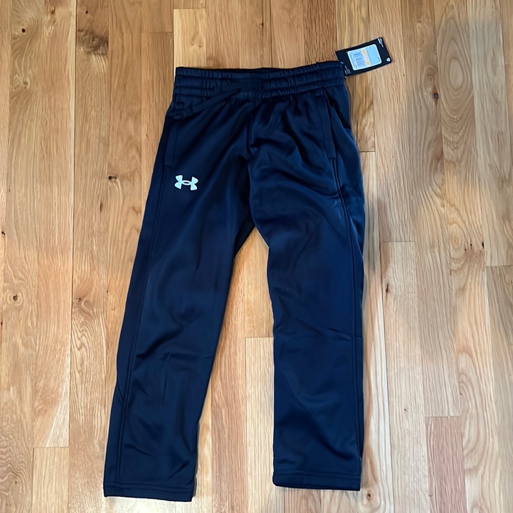 New with tags youth small boys Under Armour fleece sweatpants.